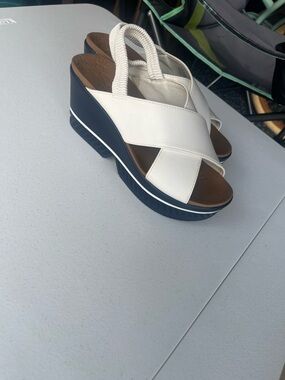 Skechers White and Navy Platform Slingback Wedges